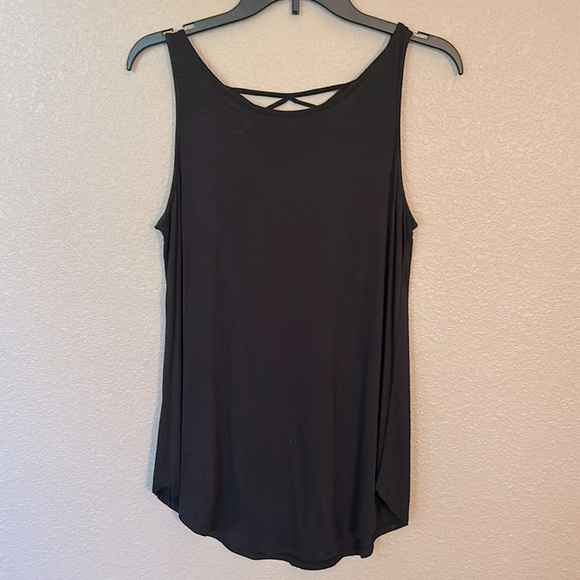 Women’s black long tank top size medium. - Picture 1 of 3